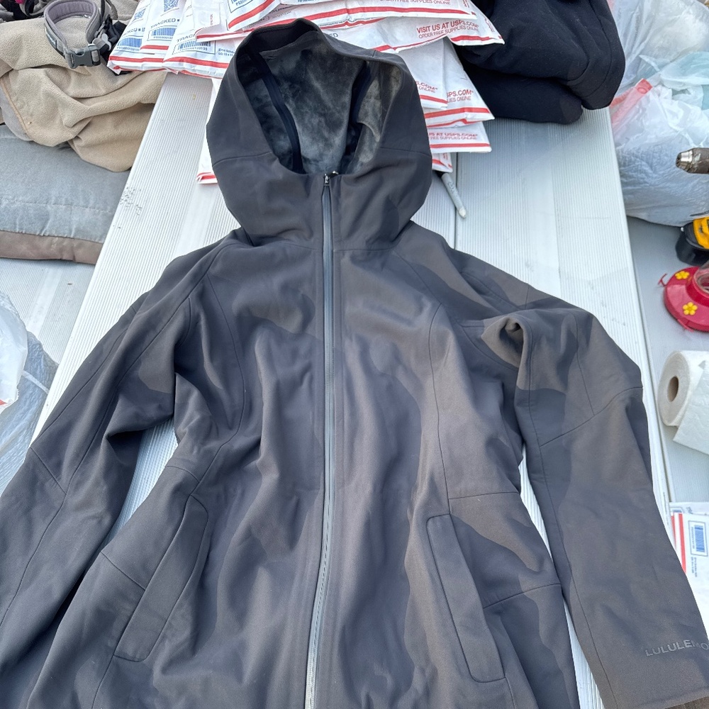 Lululemon Rain Rebel Black 10